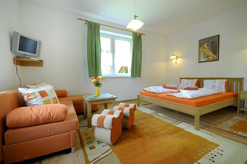 Apartmanovy Dom Martha A Domcek Martuska Liptovsky Jan Exterior photo